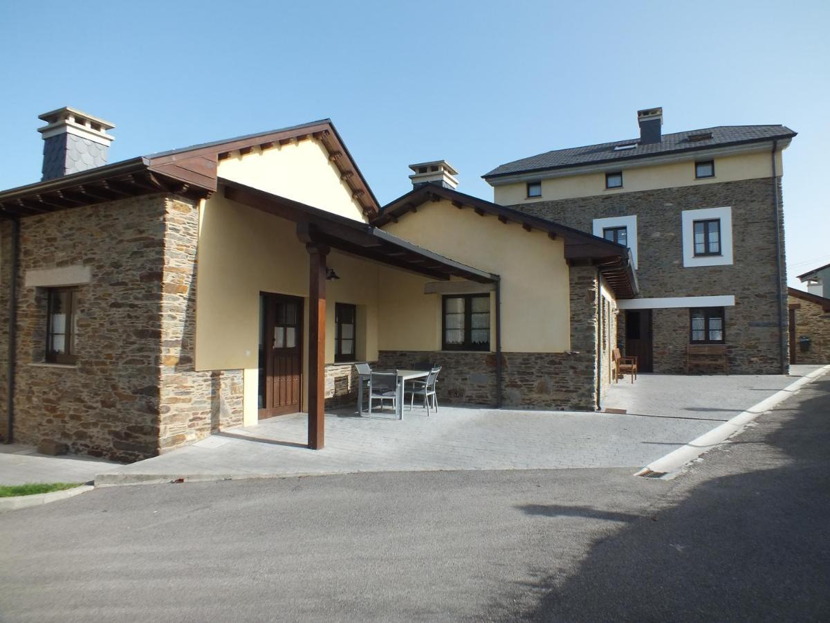 Apartamentos Puerta Del Castro Coana Exterior foto